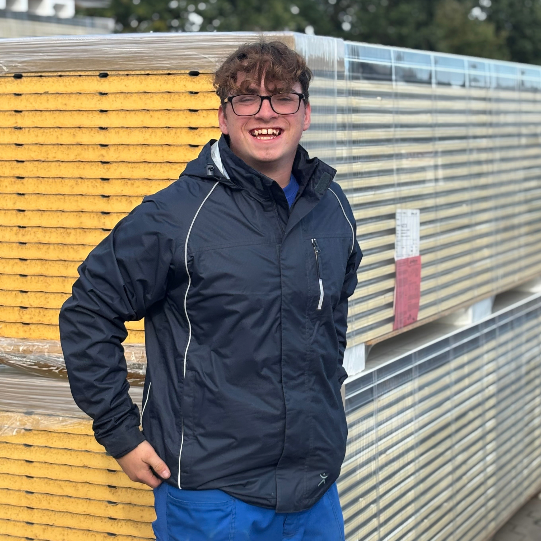 Auszubildender Paul - Ausbildung zur Fachkraft für Lagerlogistik